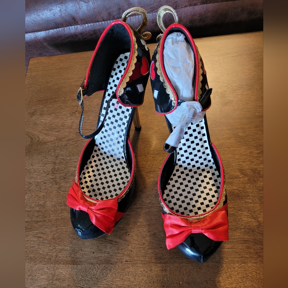 Heart Queen Apron and Shoes